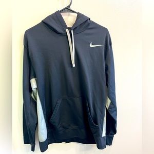 Men’s Nike Therma hoodie in black. Large.
